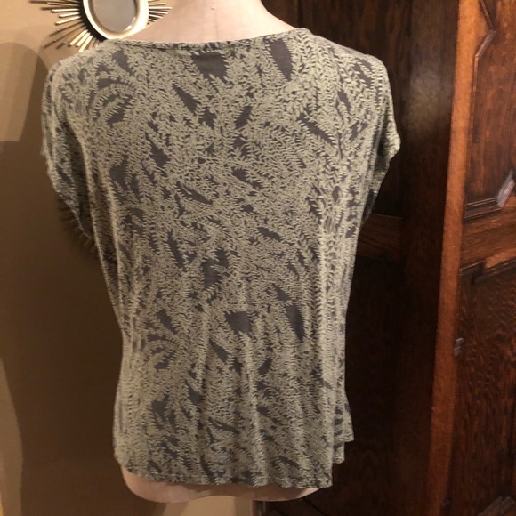 Old NavyGreen V Neck Top - Picture 4 of 8